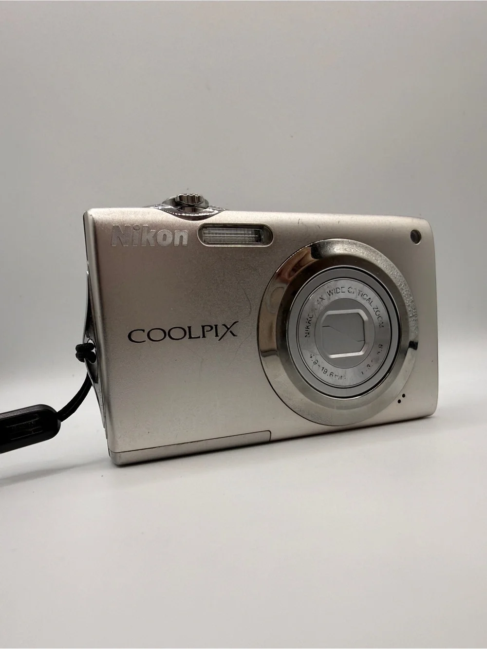 Nikon Coolpix S3000 Vintage Digital Camera WORKING w/charging cable Y2K